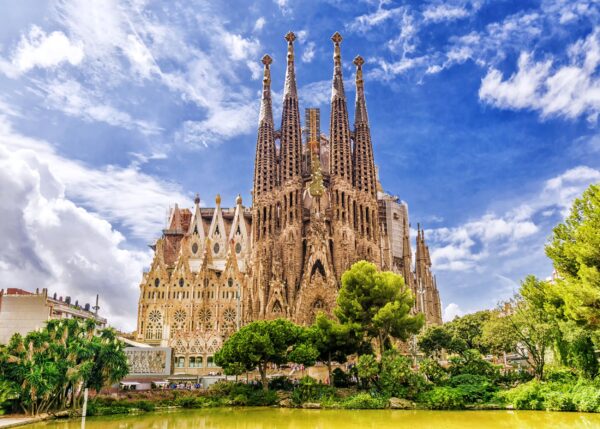 Sagrada Familia Small Group Guide Tour